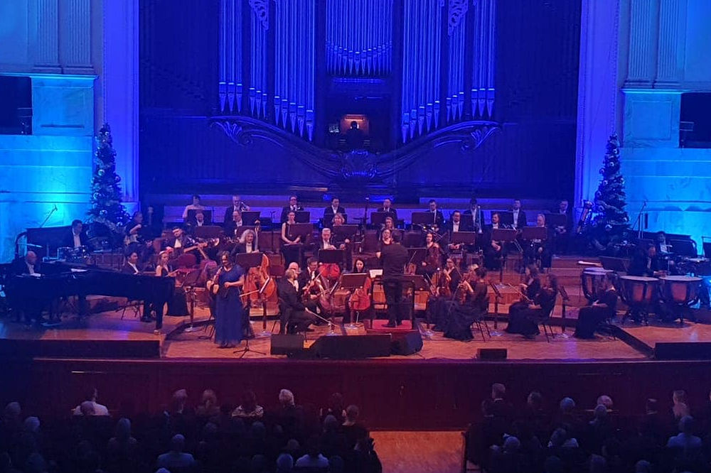 Orkiestra na scenie Filharmonii Narodowej w Warszawie